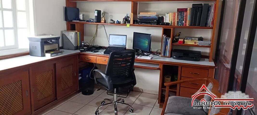 Casa de Condomínio à venda com 3 quartos, 237m² - Foto 26