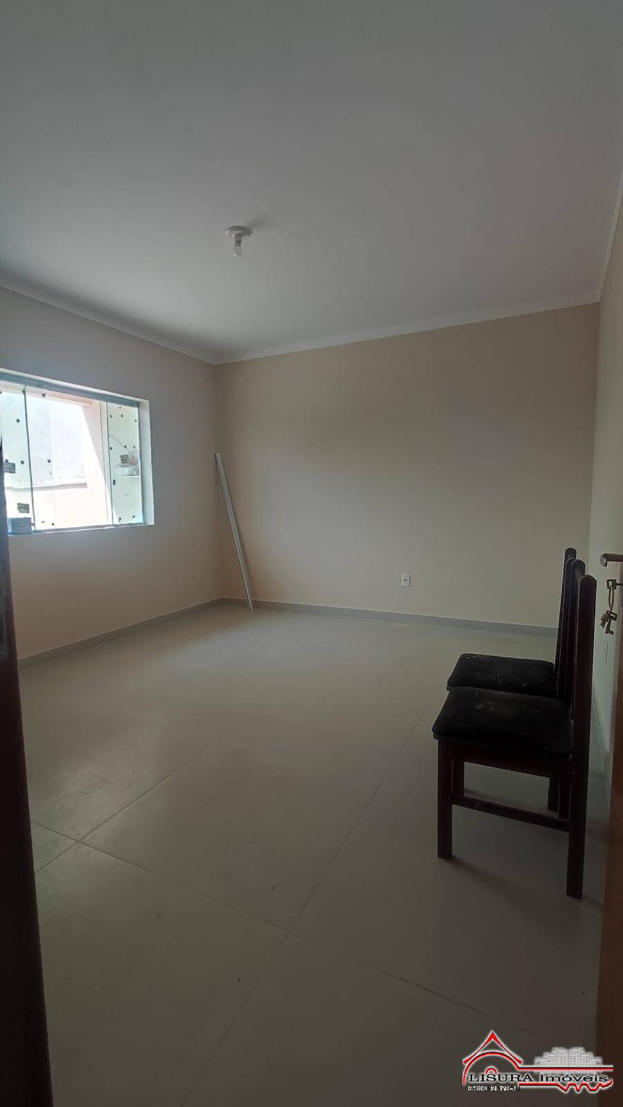 Casa à venda com 2 quartos, 105m² - Foto 4