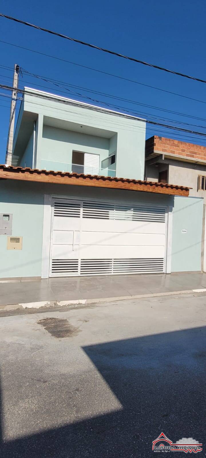 Casa à venda com 3 quartos, 164m² - Foto 1