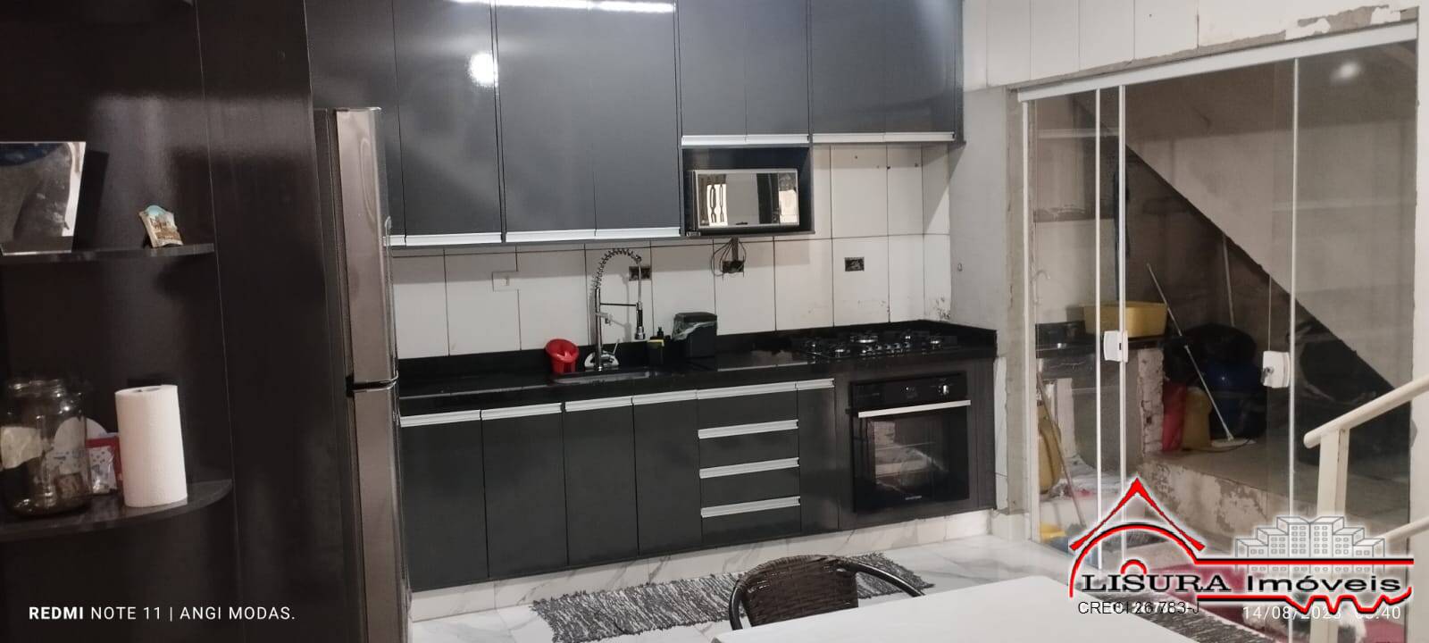 Casa à venda com 4 quartos, 210m² - Foto 2