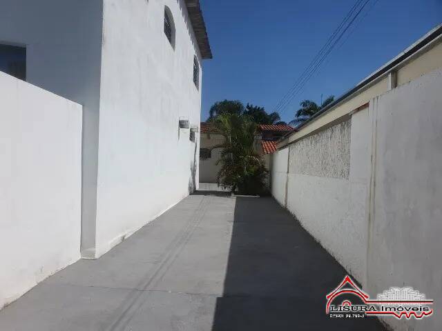 Casa à venda com 3 quartos, 300m² - Foto 5