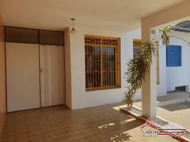 Casa à venda com 3 quartos, 300m² - Foto 3