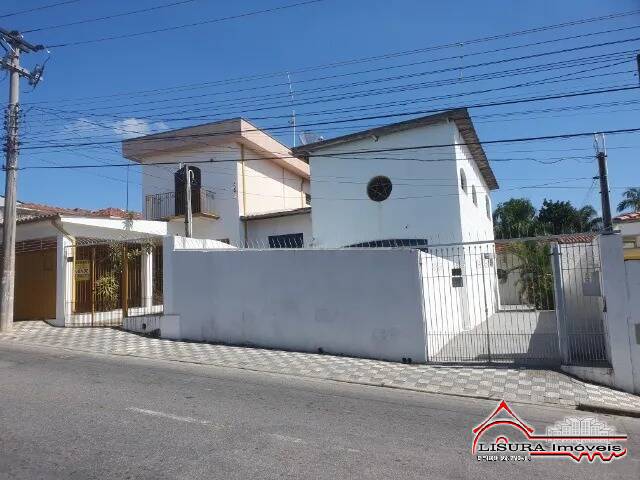 Casa à venda com 3 quartos, 300m² - Foto 1