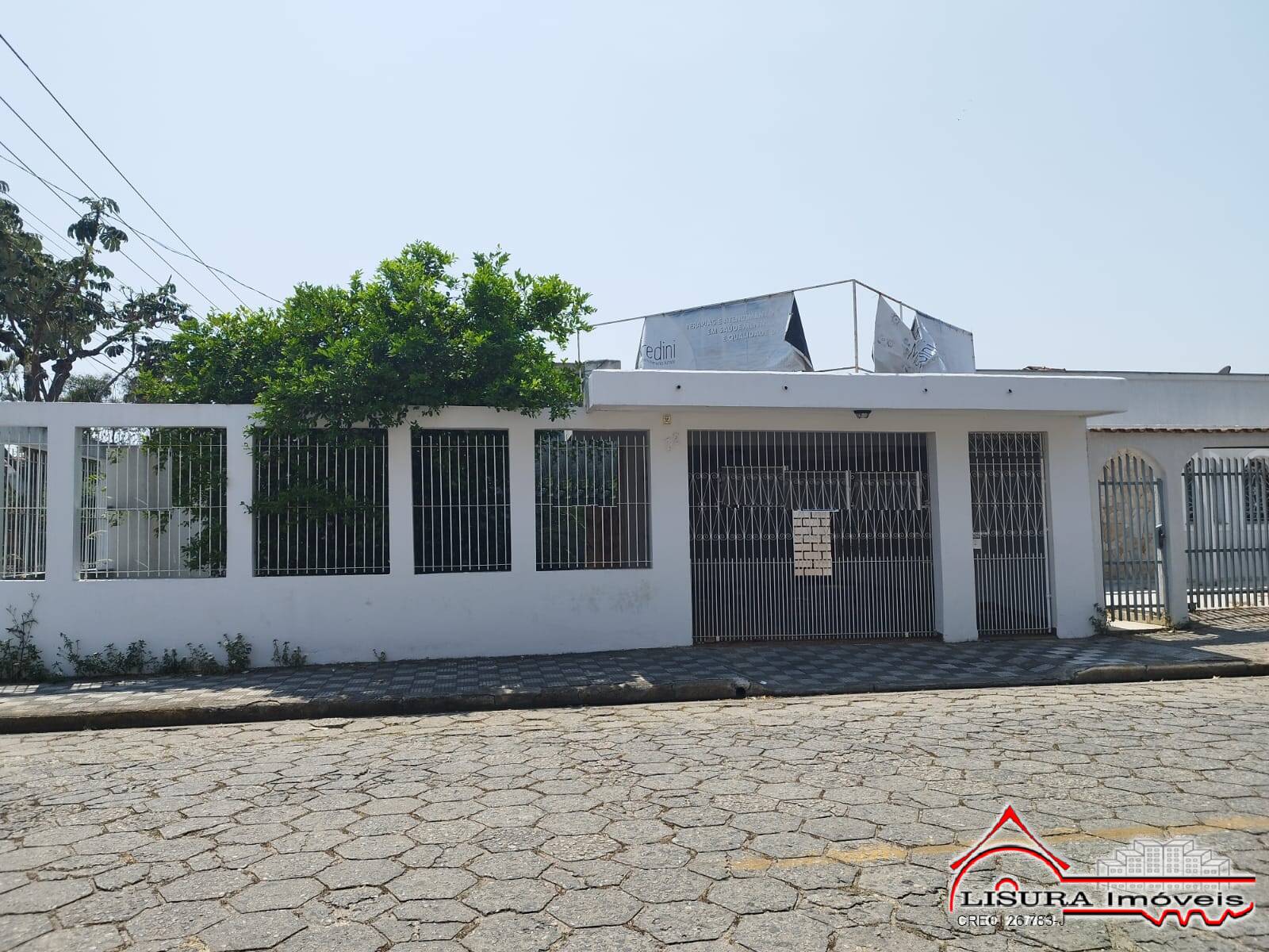 Casa para alugar com 3 quartos, 185m² - Foto 1