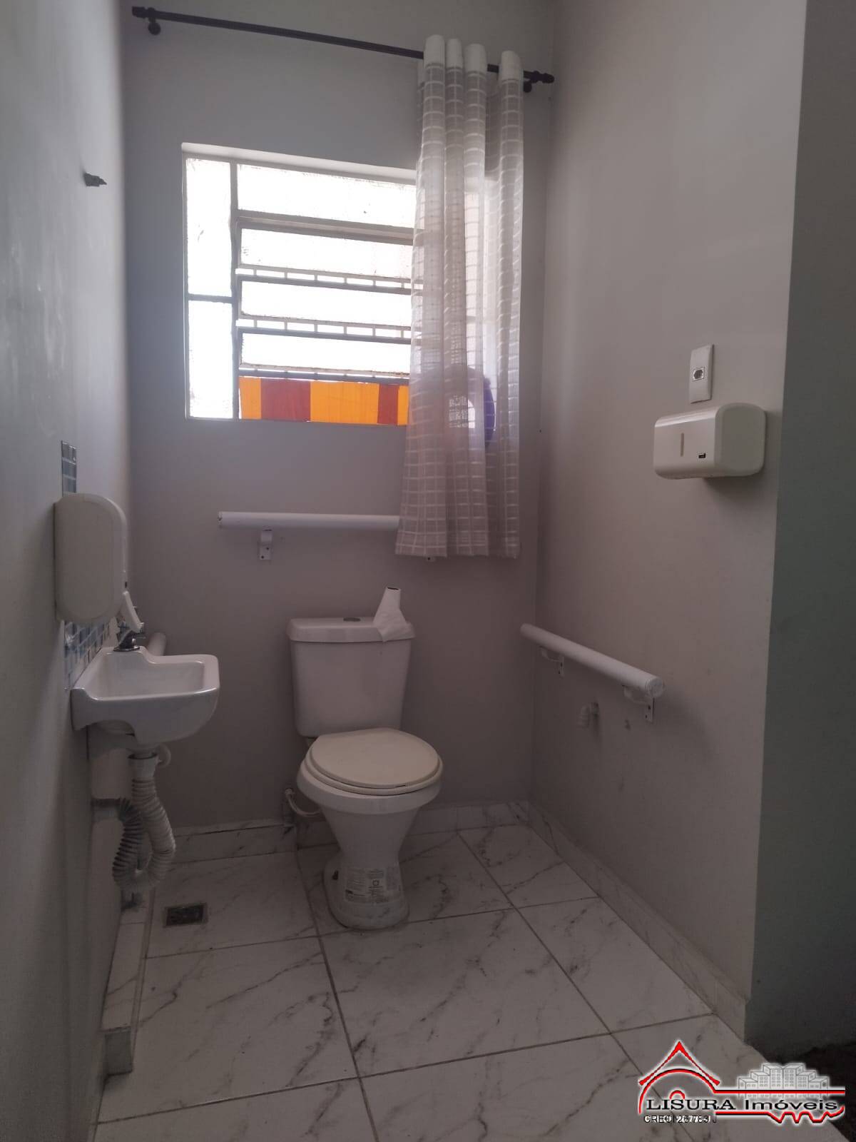 Casa para alugar com 3 quartos, 185m² - Foto 27