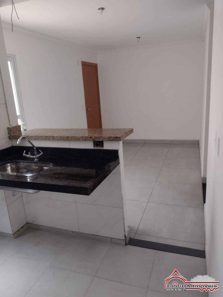 Apartamento para alugar com 2 quartos, 39m² - Foto 4