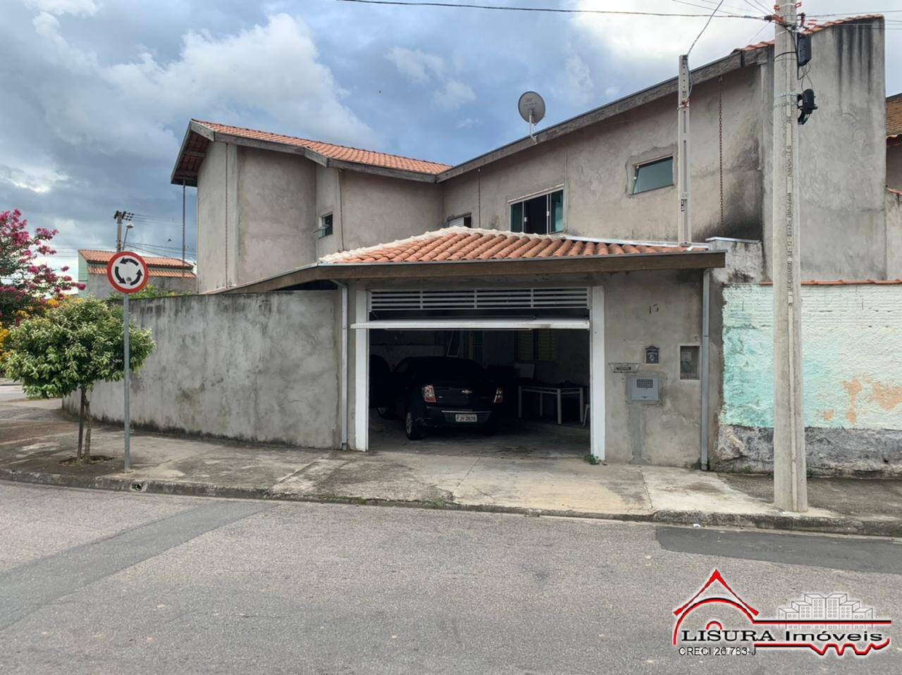 Casa à venda com 4 quartos, 140m² - Foto 1