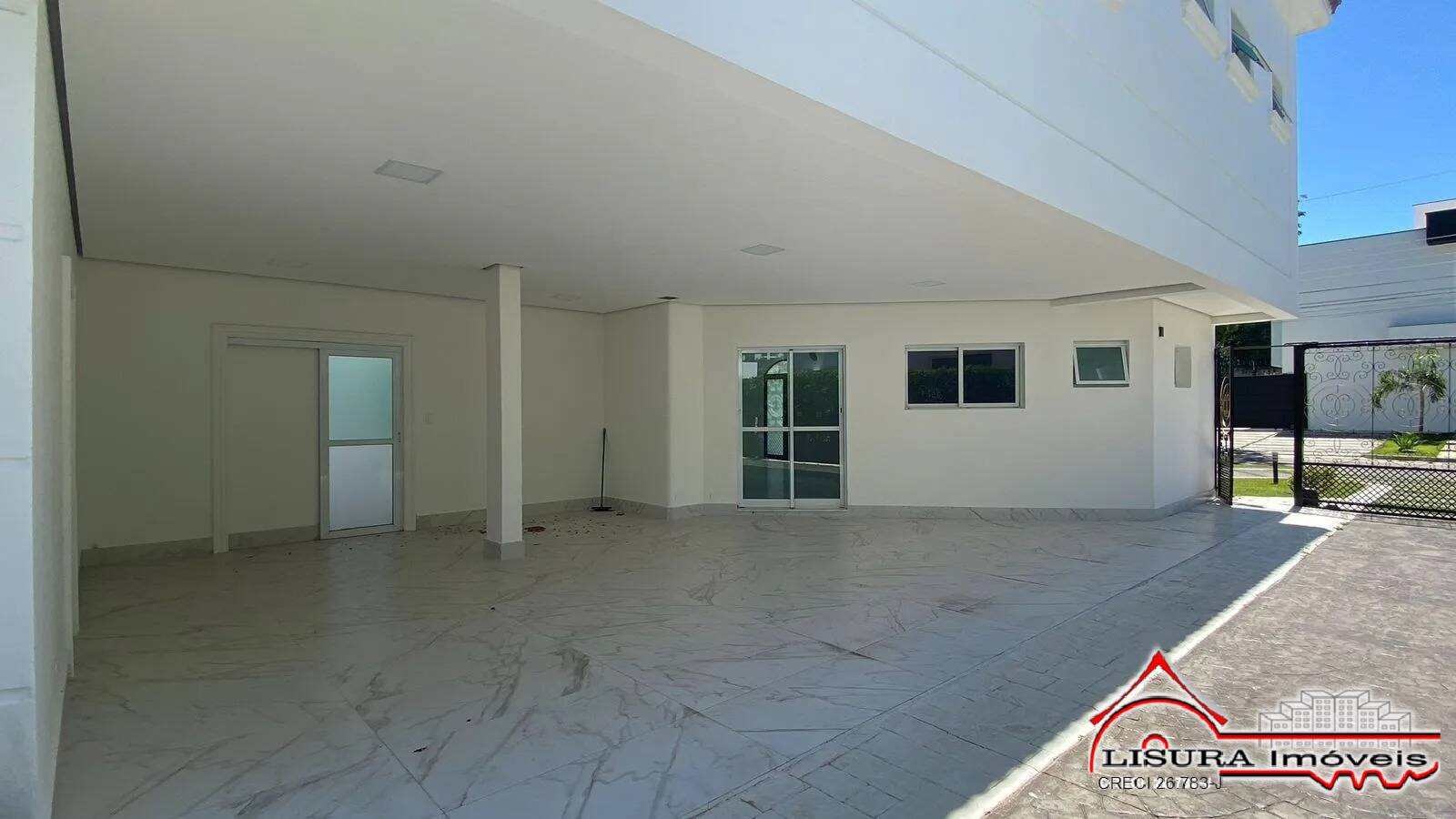 Casa de Condomínio para alugar com 5 quartos, 400m² - Foto 8