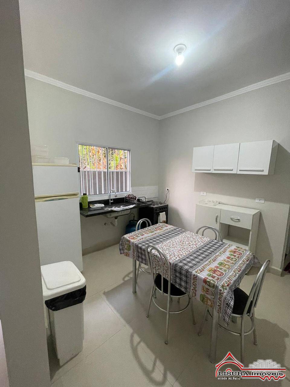 Casa para alugar com 3 quartos, 90m² - Foto 7