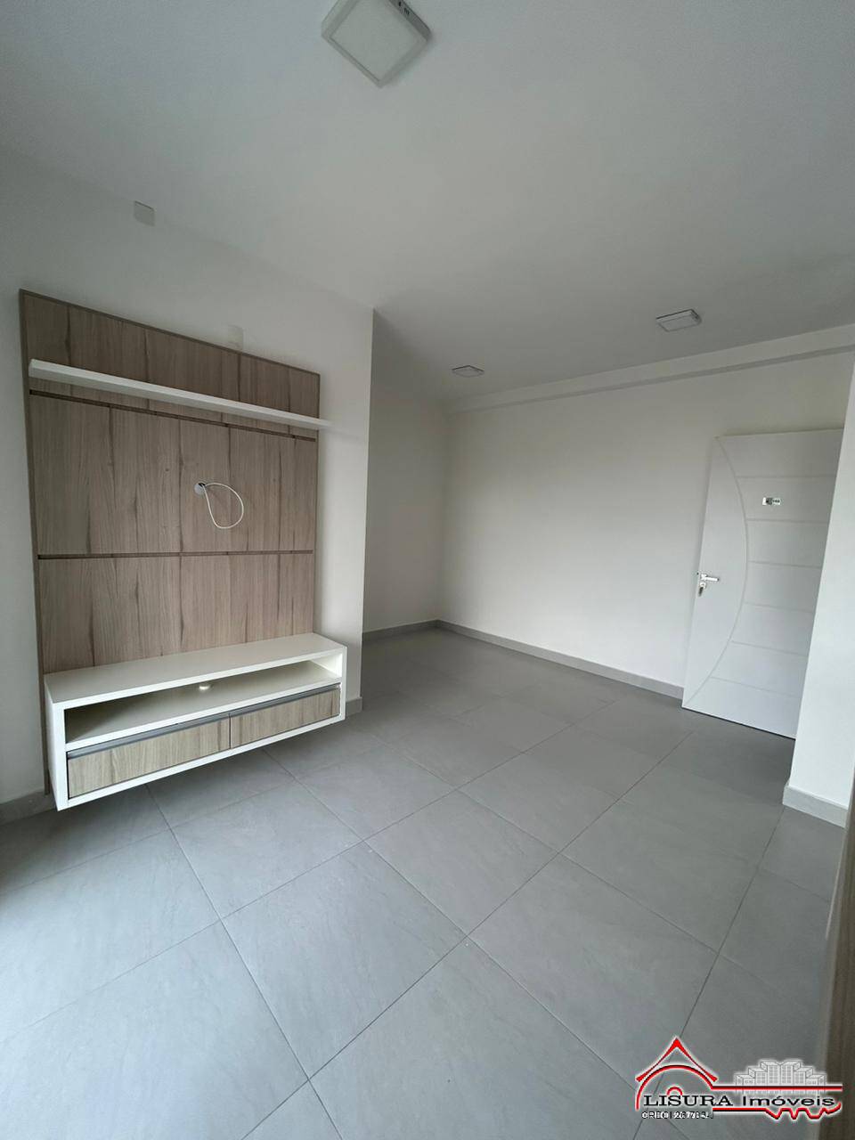 Apartamento à venda com 2 quartos, 61m² - Foto 1