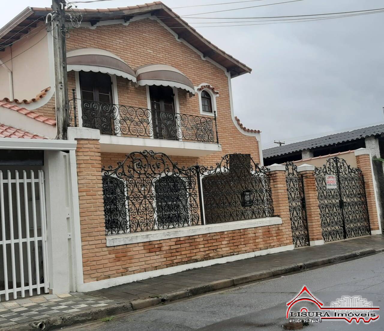 Casa à venda com 4 quartos, 255m² - Foto 2