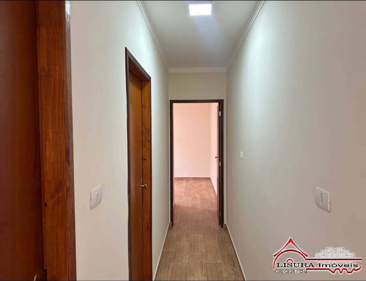 Casa à venda com 2 quartos, 70m² - Foto 9