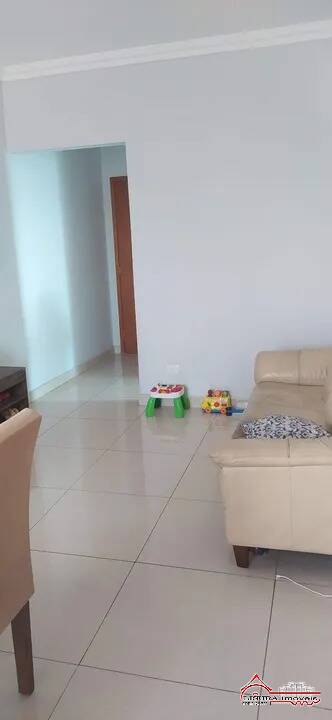 Apartamento à venda com 2 quartos, 67m² - Foto 2