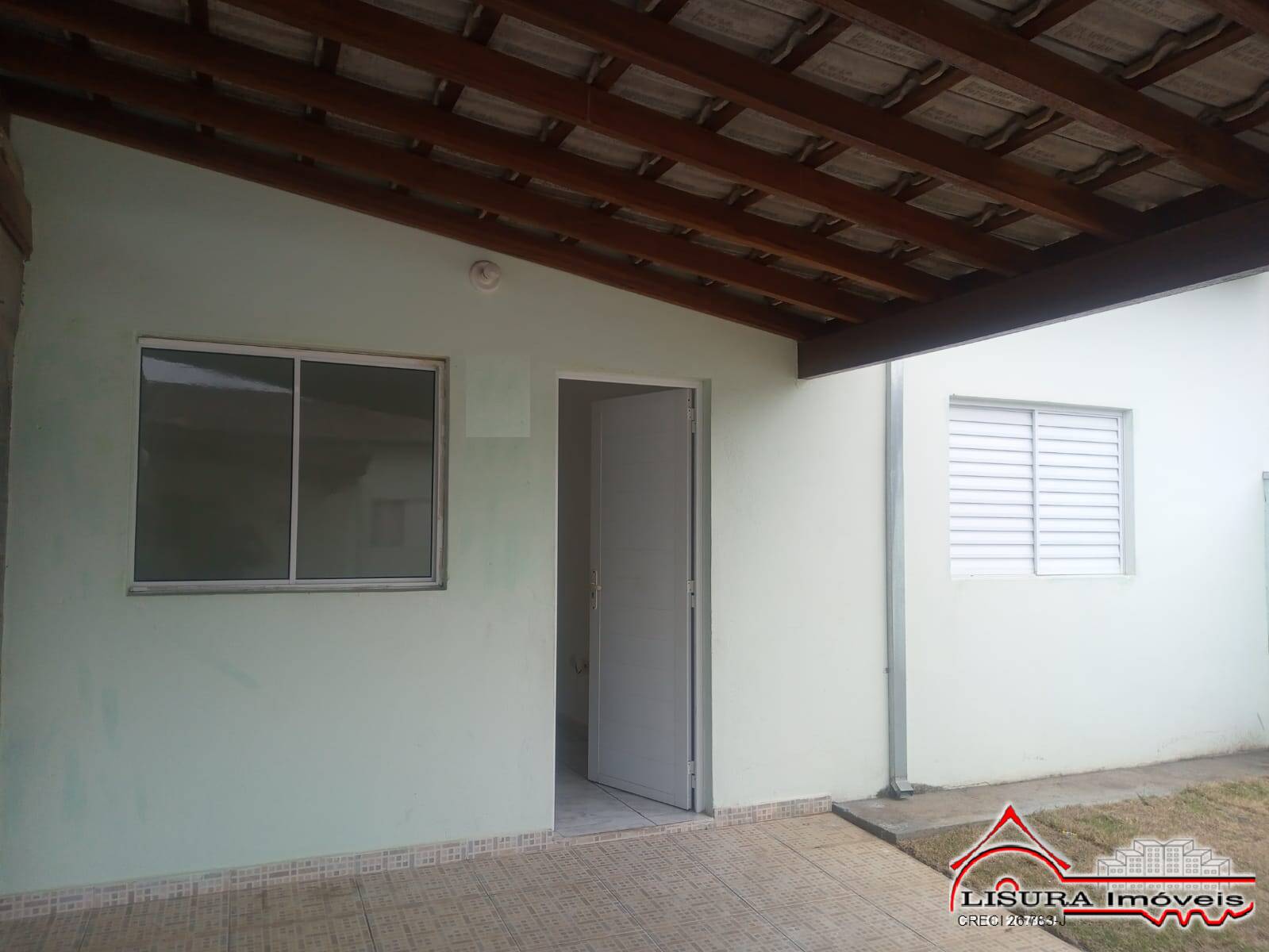 Casa de Condomínio para alugar com 2 quartos, 65m² - Foto 1