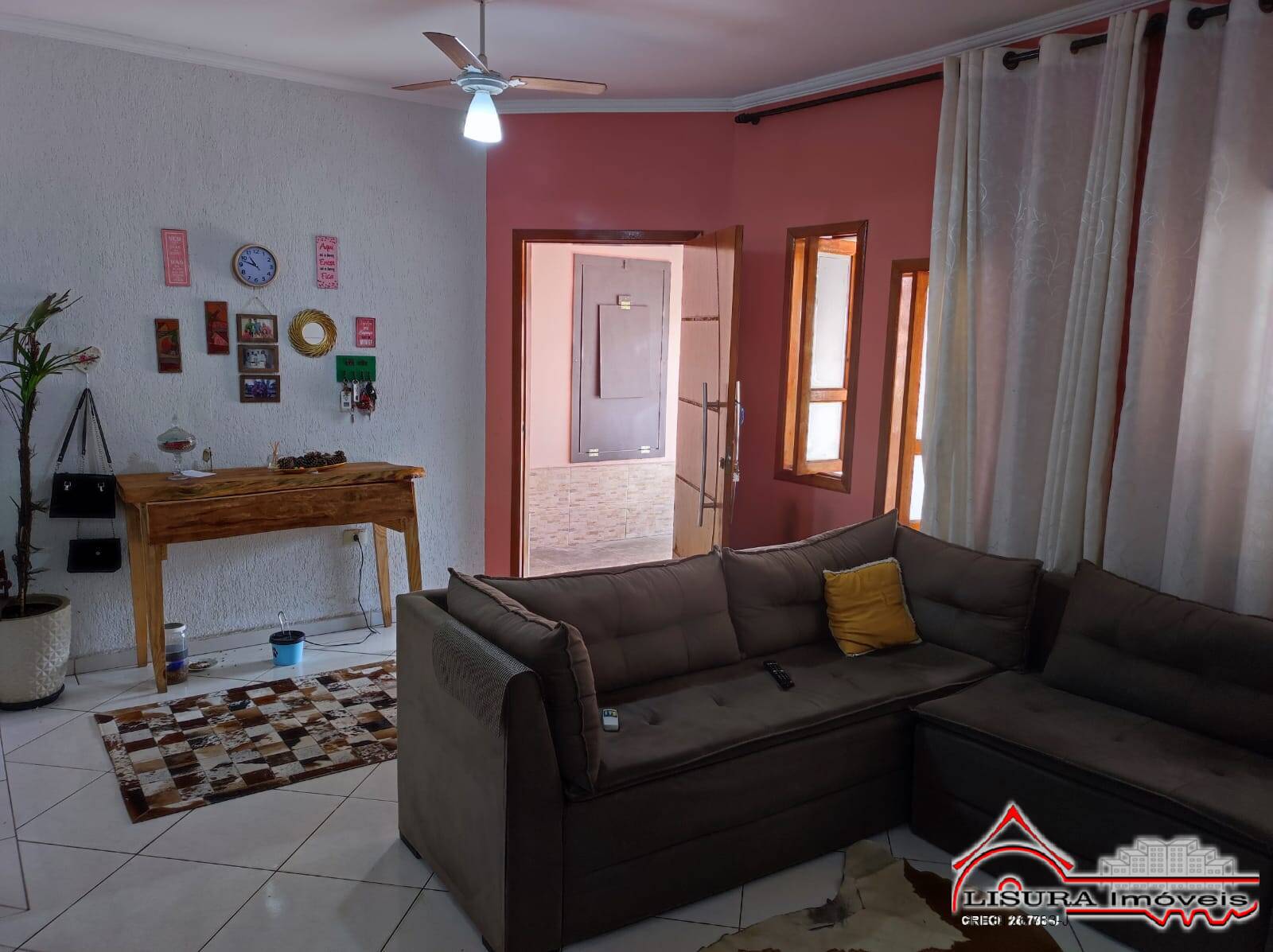 Casa à venda com 2 quartos, 110m² - Foto 1