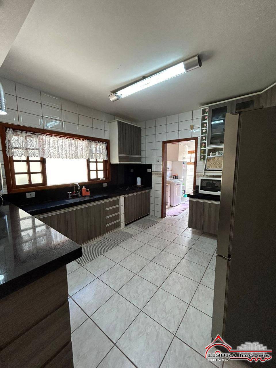 Casa à venda com 4 quartos, 220m² - Foto 15