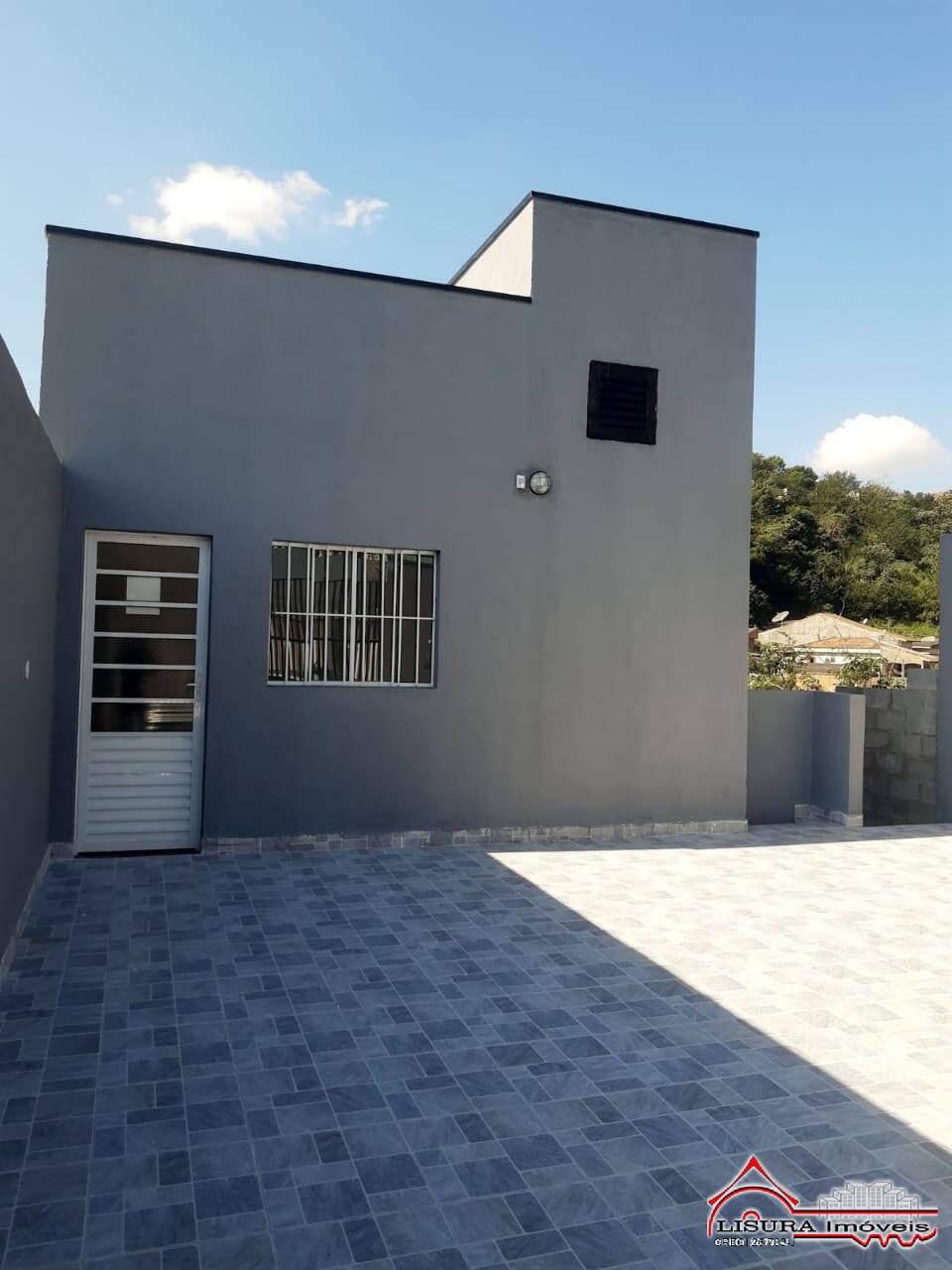 Casa à venda com 3 quartos, 159133m² - Foto 1