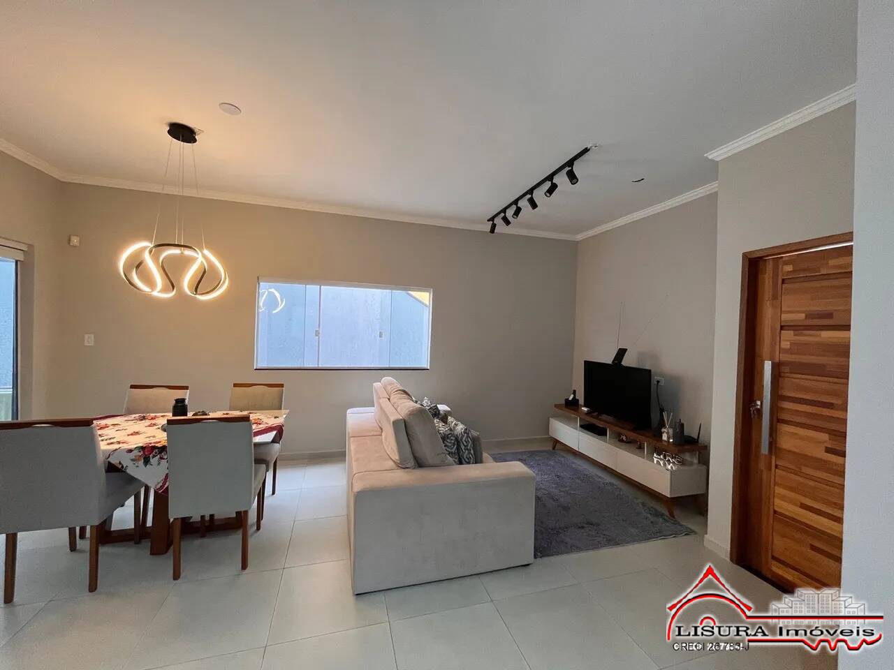 Casa à venda com 2 quartos, 250m² - Foto 4