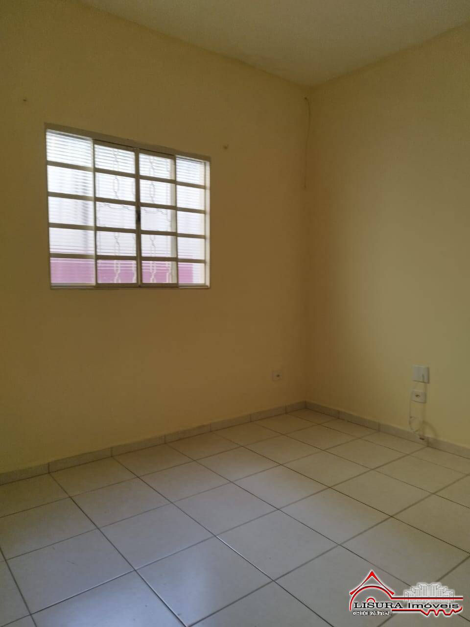 Casa para alugar com 1 quarto, 1m² - Foto 1