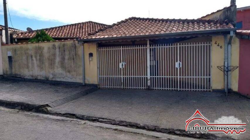 Casa à venda com 3 quartos, 195m² - Foto 1