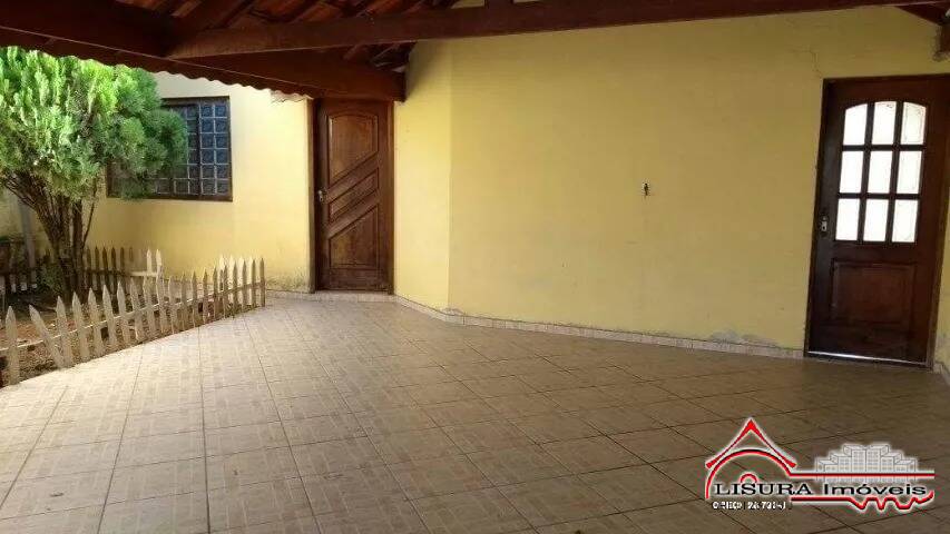 Casa à venda com 3 quartos, 195m² - Foto 2