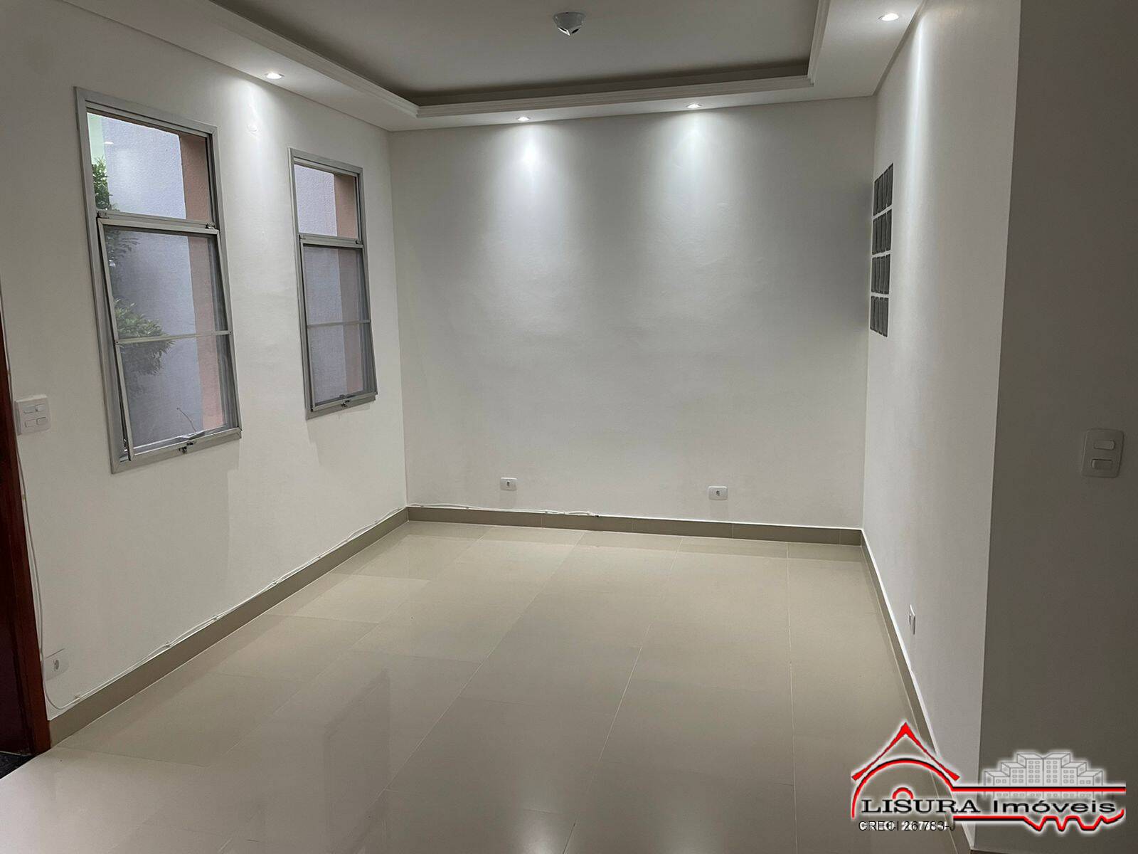 Casa de Condomínio para alugar com 3 quartos, 141m² - Foto 3