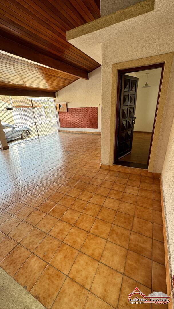 Casa à venda com 3 quartos, 158m² - Foto 1