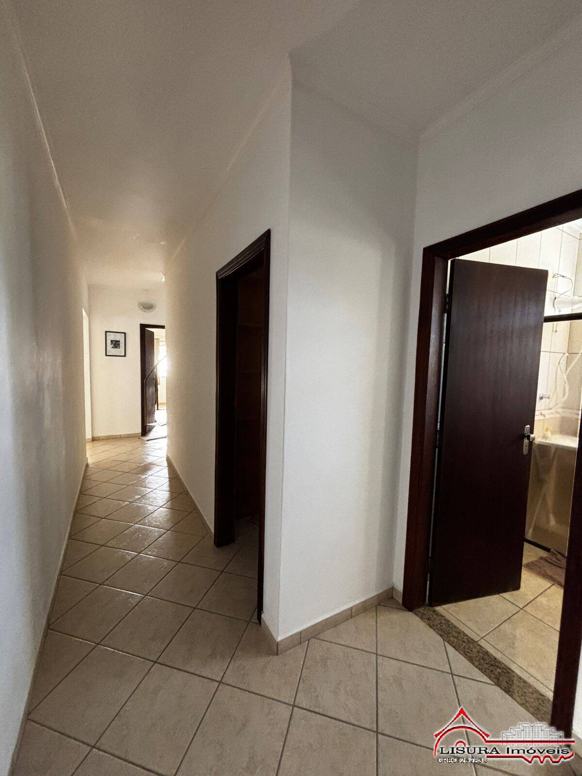 Casa à venda com 3 quartos, 220m² - Foto 9