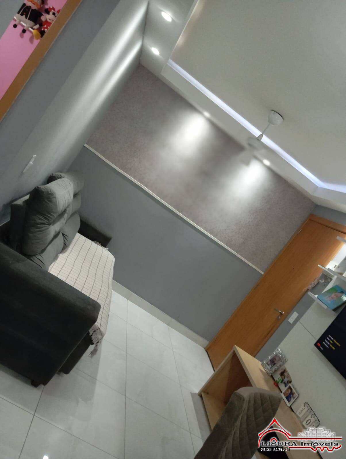 Apartamento à venda com 2 quartos, 39m² - Foto 2