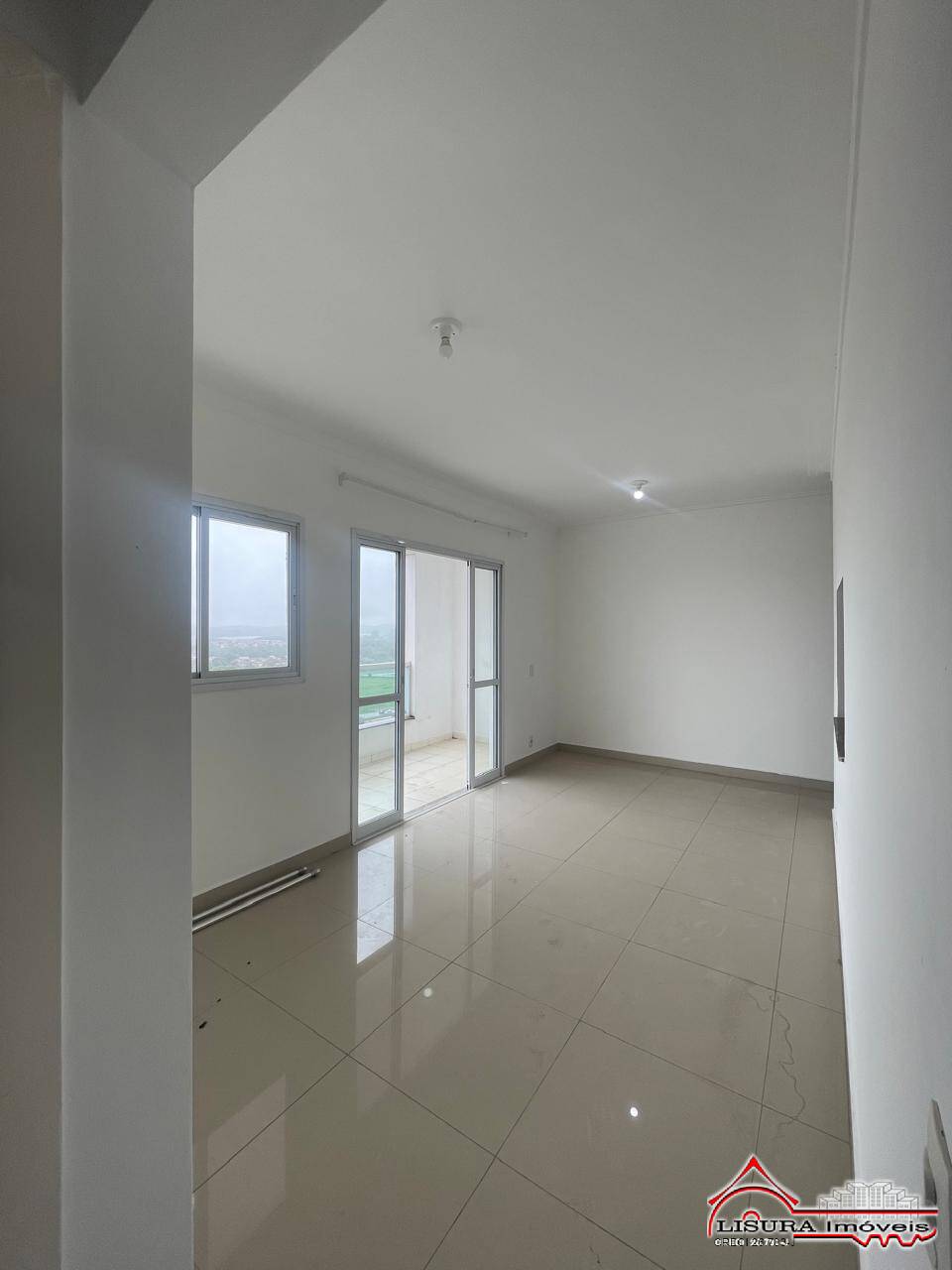 Apartamento para alugar com 2 quartos, 64m² - Foto 4