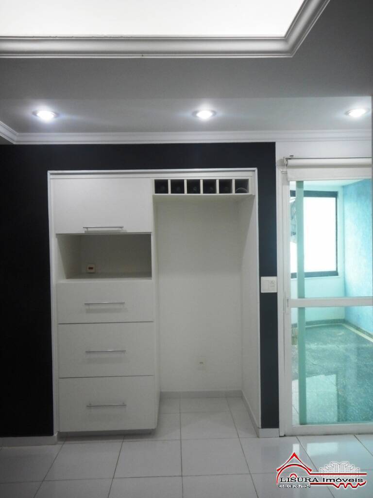 Apartamento à venda com 3 quartos, 154m² - Foto 3