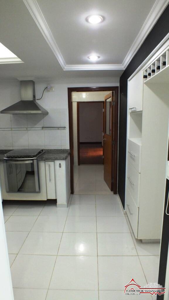 Apartamento à venda com 3 quartos, 154m² - Foto 1