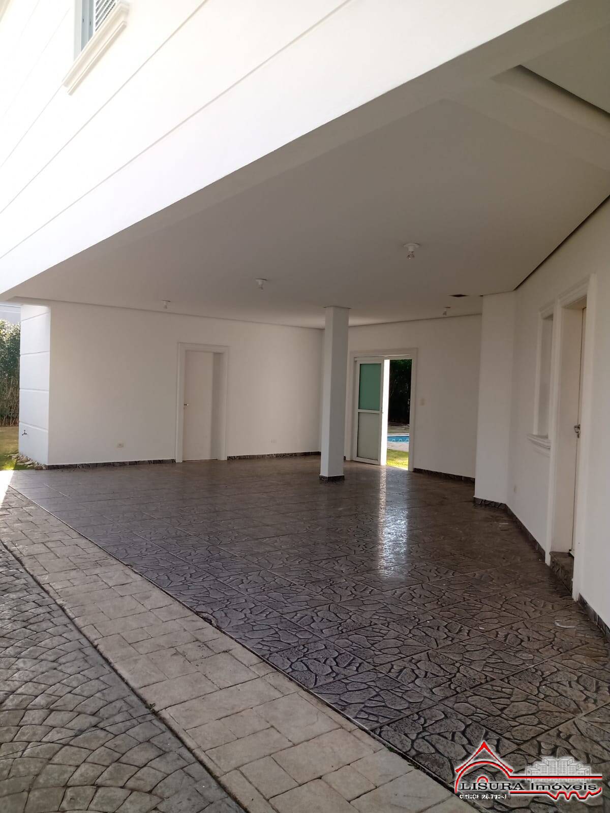 Casa de Condomínio para alugar com 5 quartos, 400m² - Foto 25