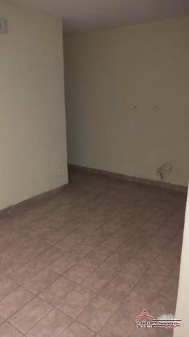 Casa à venda com 2 quartos, 1m² - Foto 4