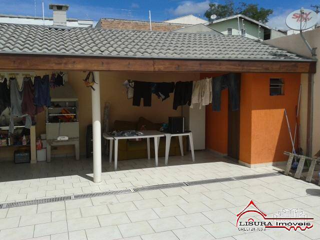 Casa à venda com 1 quarto, 45m² - Foto 2