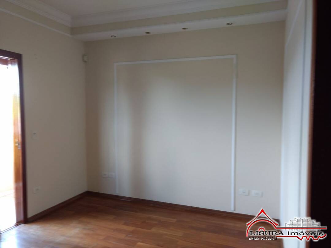 Casa à venda com 4 quartos, 200m² - Foto 4