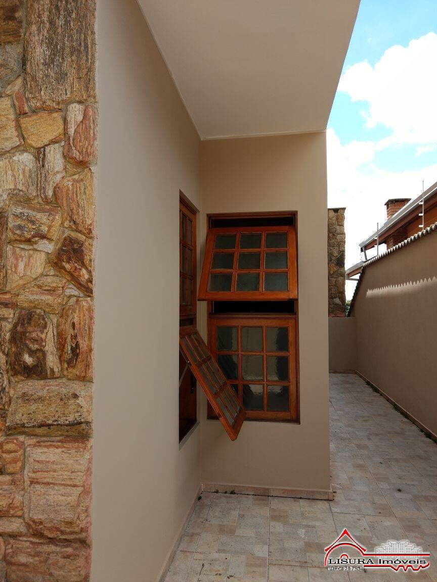 Casa à venda com 4 quartos, 200m² - Foto 18