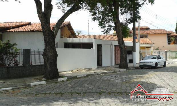 Casa à venda com 3 quartos, 220m² - Foto 2