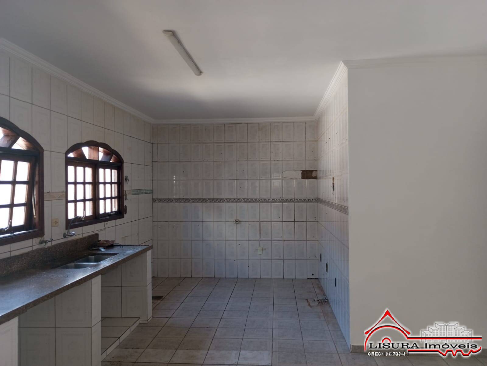 Casa para alugar com 4 quartos, 220m² - Foto 5