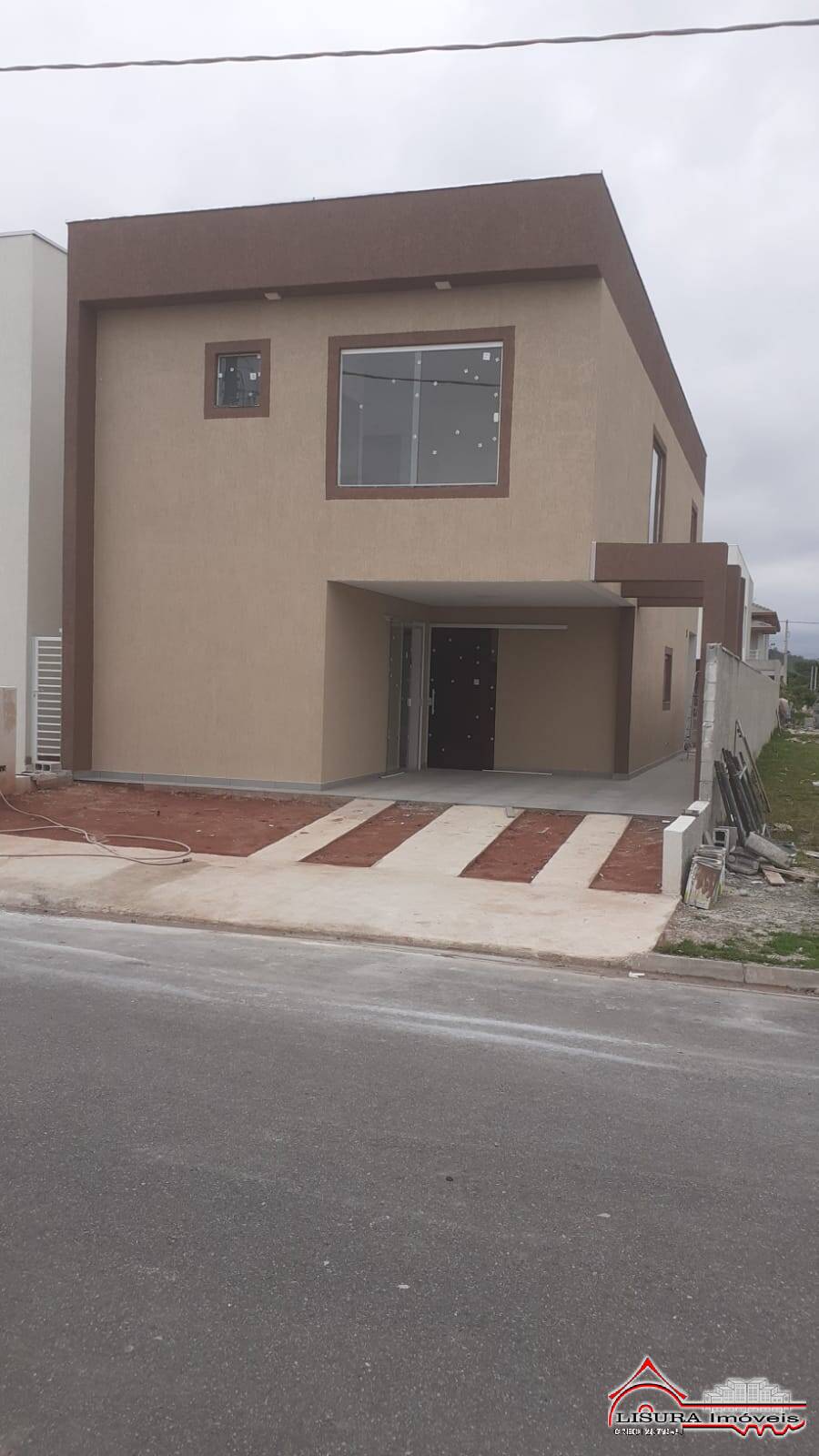 Casa de Condomínio à venda com 4 quartos, 178m² - Foto 1