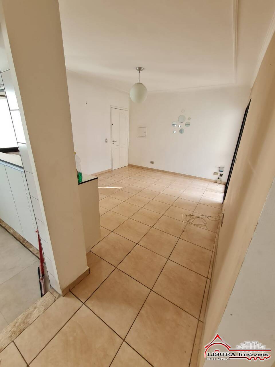 Apartamento à venda com 2 quartos, 61m² - Foto 2