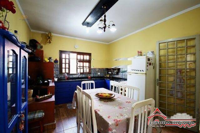 Casa à venda com 3 quartos, 148m² - Foto 4