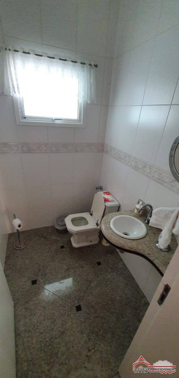 Casa de Condomínio para alugar com 4 quartos, 350m² - Foto 27