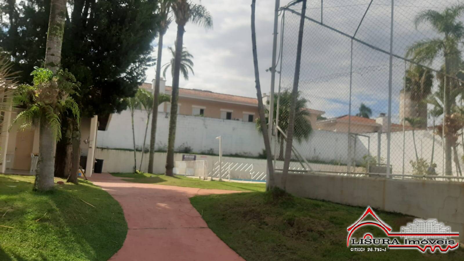 Casa de Condomínio para alugar com 4 quartos, 350m² - Foto 44