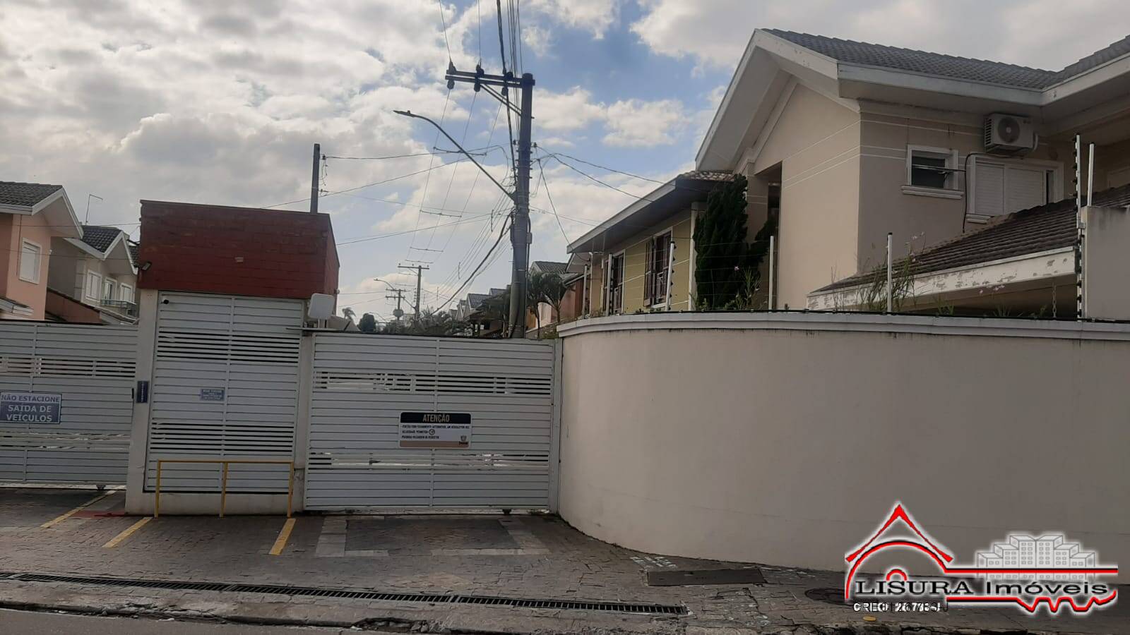 Casa de Condomínio para alugar com 4 quartos, 350m² - Foto 51