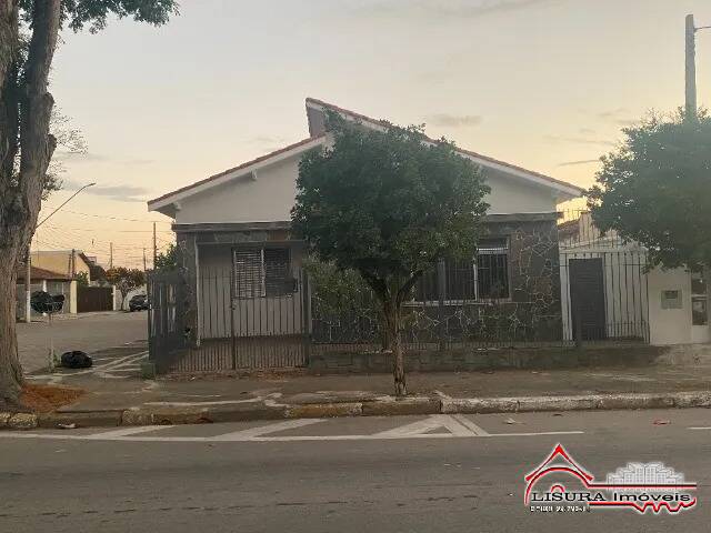 Casa para alugar com 3 quartos, 300m² - Foto 1