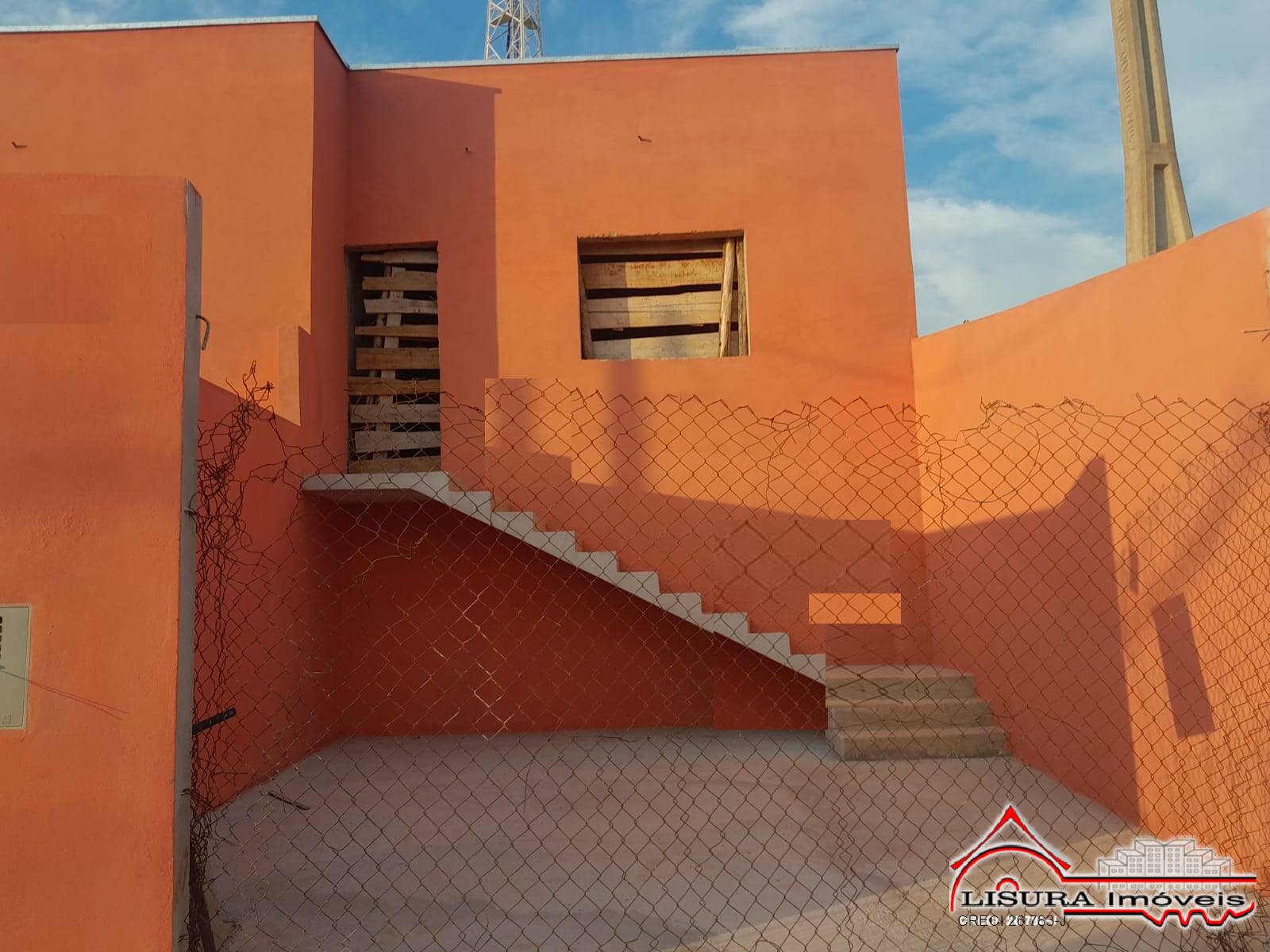 Casa à venda com 2 quartos, 58m² - Foto 1