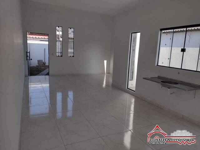 Casa à venda com 2 quartos, 63m² - Foto 2