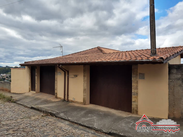 Casa à venda com 3 quartos, 187m² - Foto 1