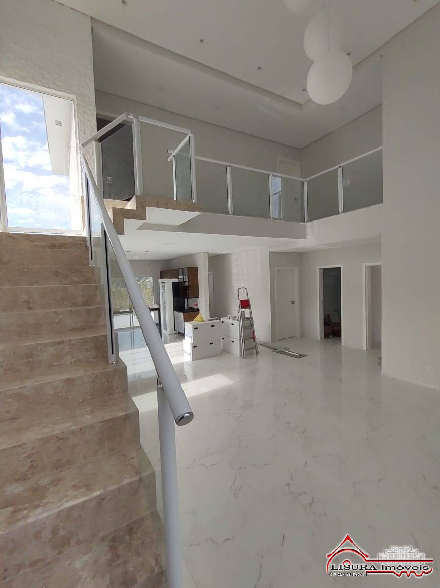 Casa à venda com 4 quartos, 300m² - Foto 4